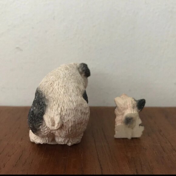 Vintage Stone Critters Set Lot Of 2 Black / White Pigs Figurines With Piglet - Picture 4 of 4